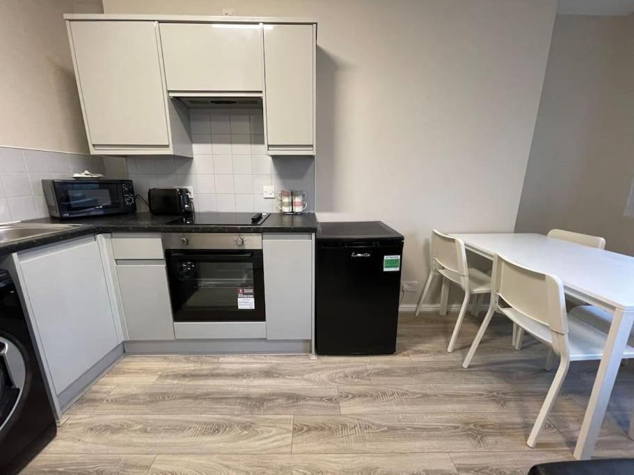 ليفربول Hosted By Ryan - 1 Bedroom Apartment المظهر الخارجي الصورة